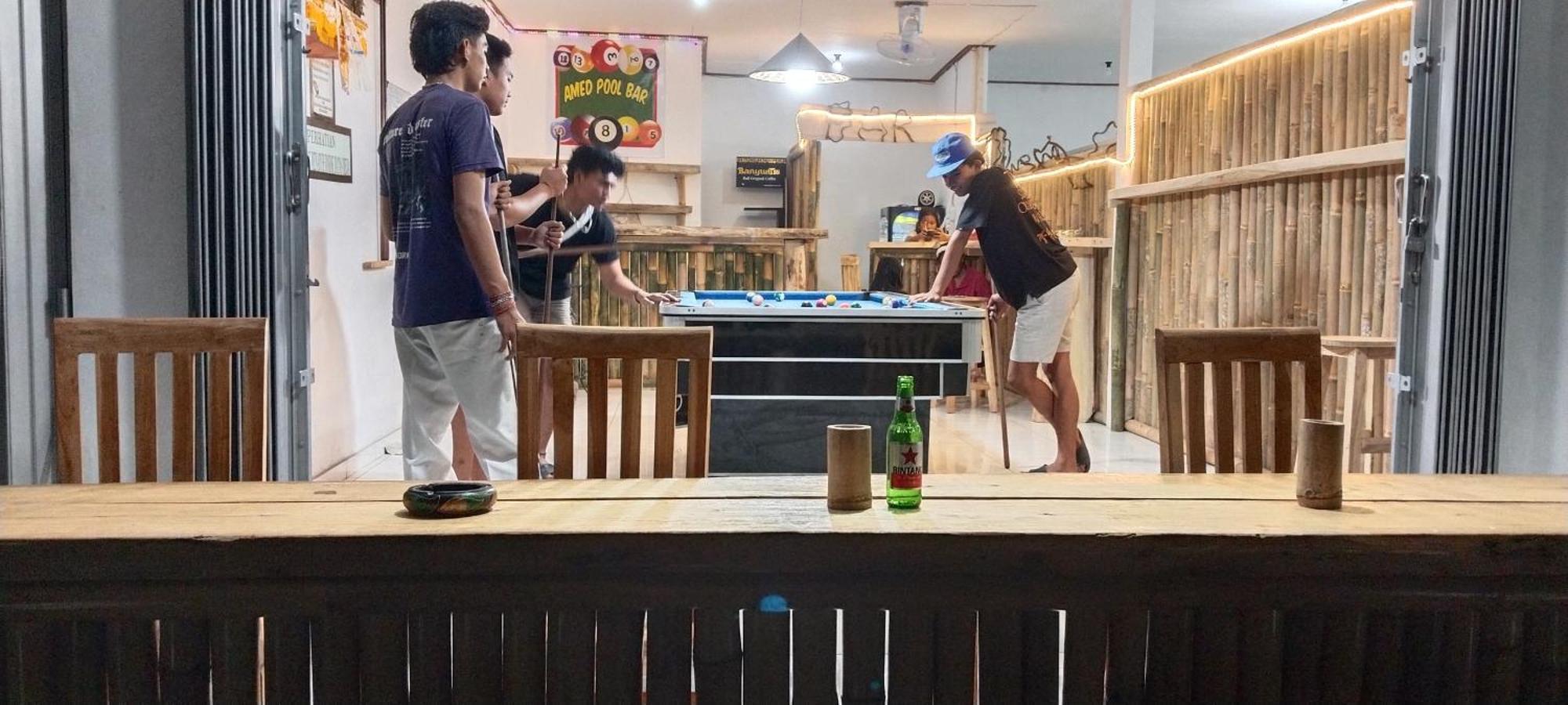 Amed Stop Inn Homestay, Rooftop Restaurant And Bar ภายนอก รูปภาพ