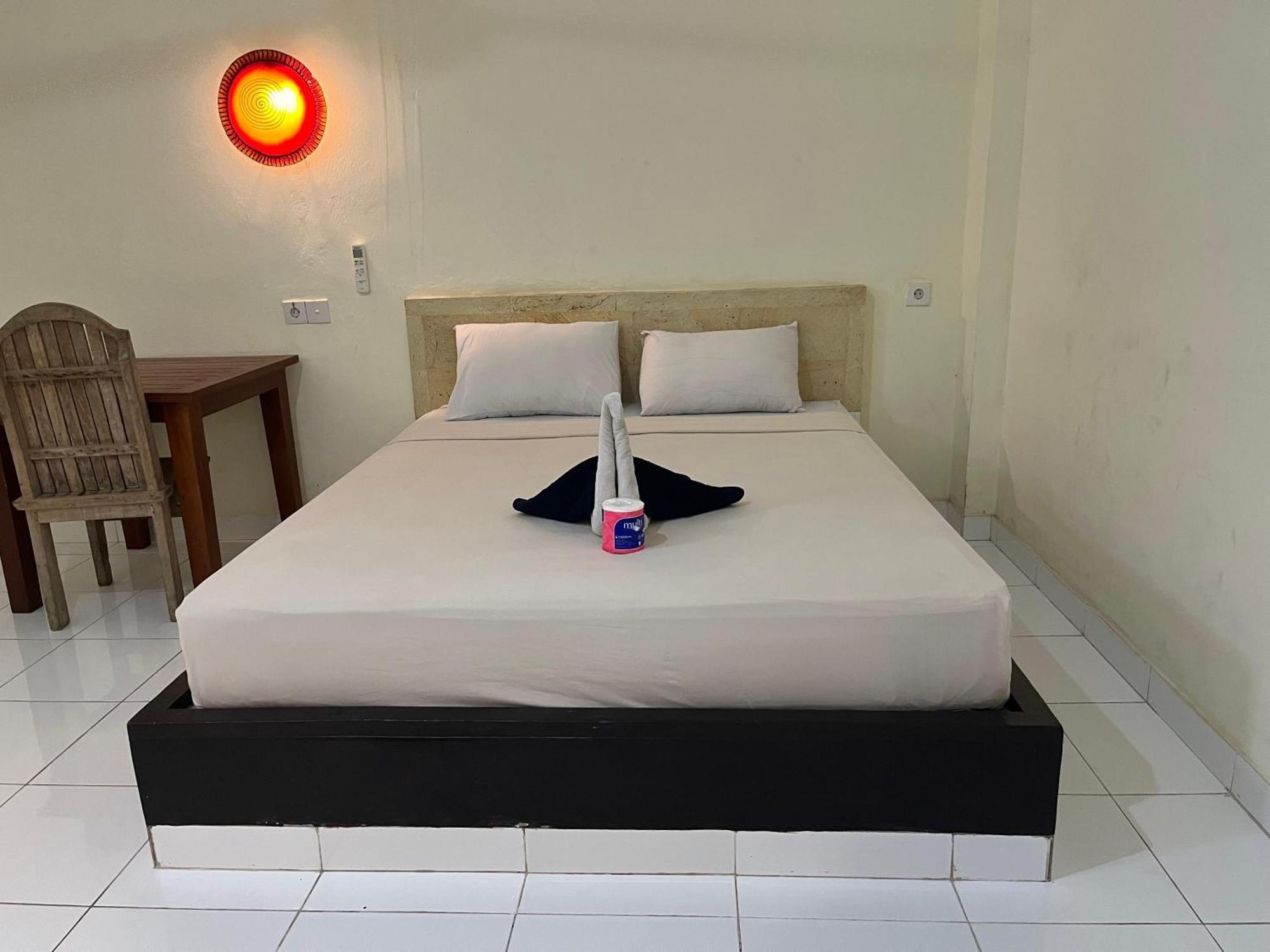 Amed Stop Inn Homestay, Rooftop Restaurant And Bar ภายนอก รูปภาพ