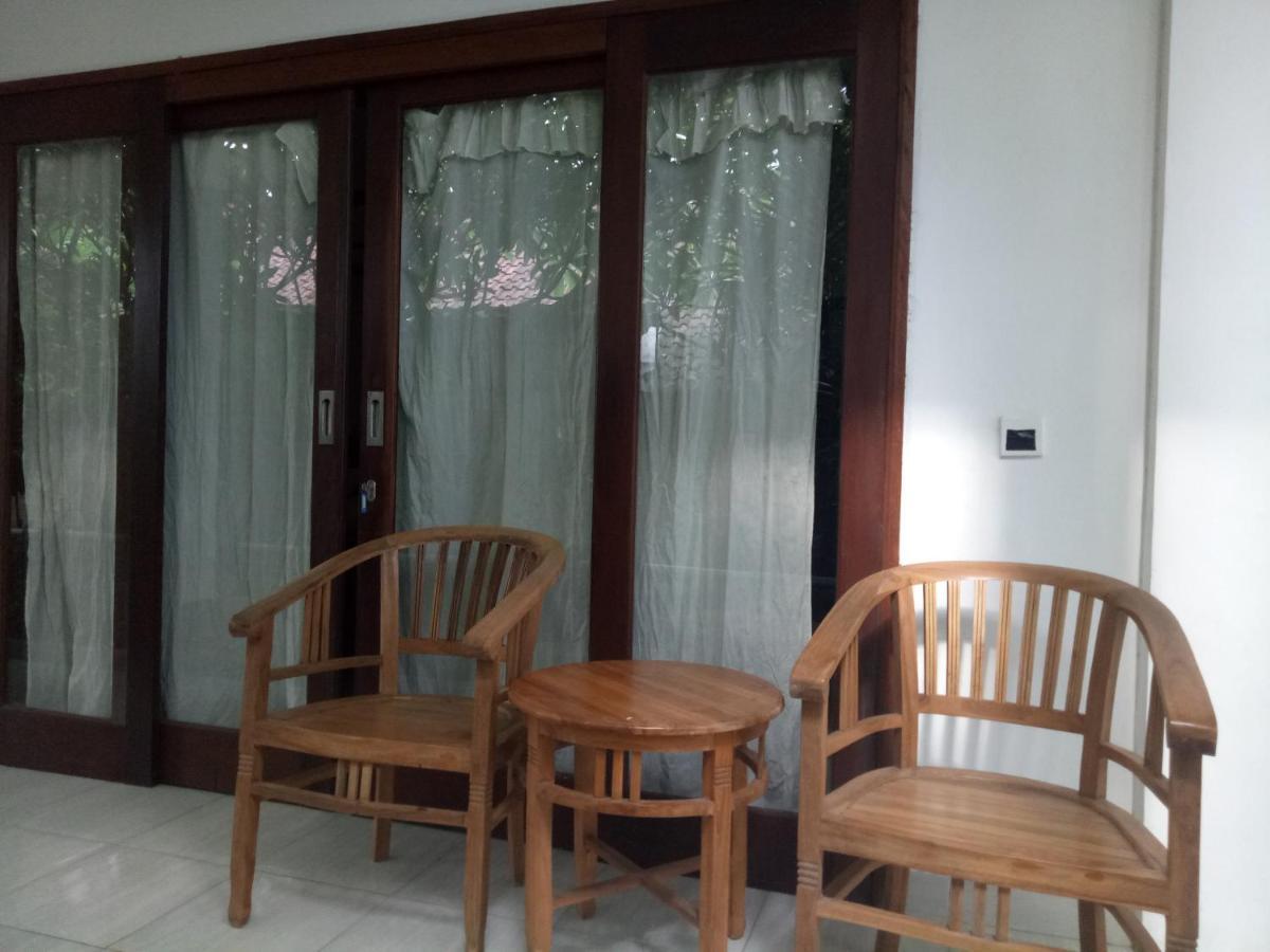 Amed Stop Inn Homestay, Rooftop Restaurant And Bar ภายนอก รูปภาพ